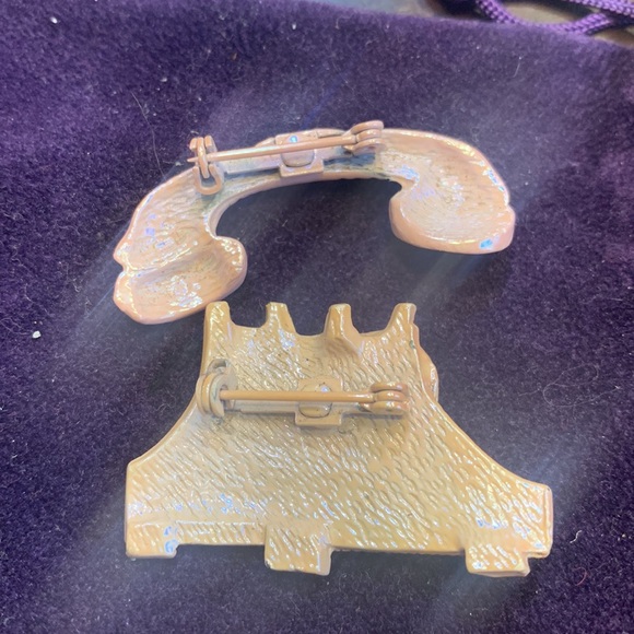 Vintage pink rotary phone brooch. - Picture 3 of 5